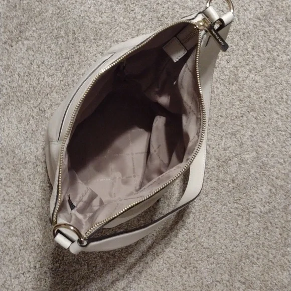 Michael kors purse - Picture 6 of 14